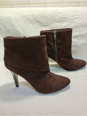 Marc Fisher Brown Suede Ankle Booties Zip & Stiletto Heel Size 7.5M Stylish